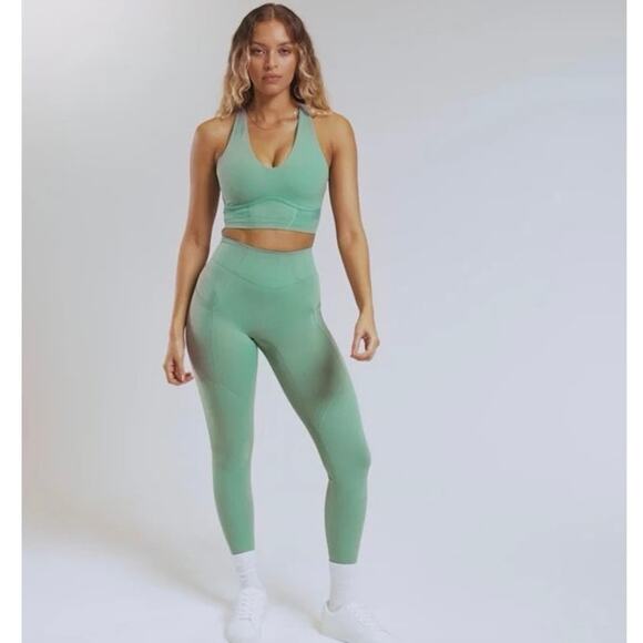 NWOT Gymshark Whitney Simmons Set Size M - Picture 2 of 16